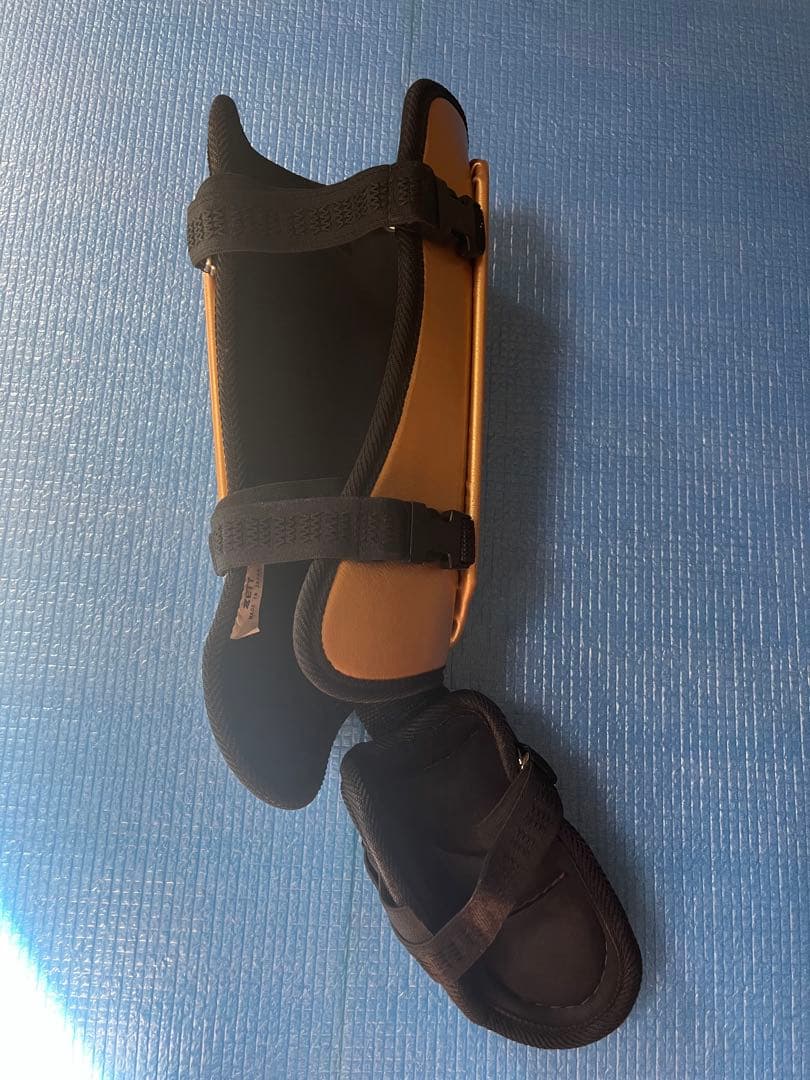 中日ドラゴンズ宇佐見選手 ZETT フットガード ゴールド - メルカリ