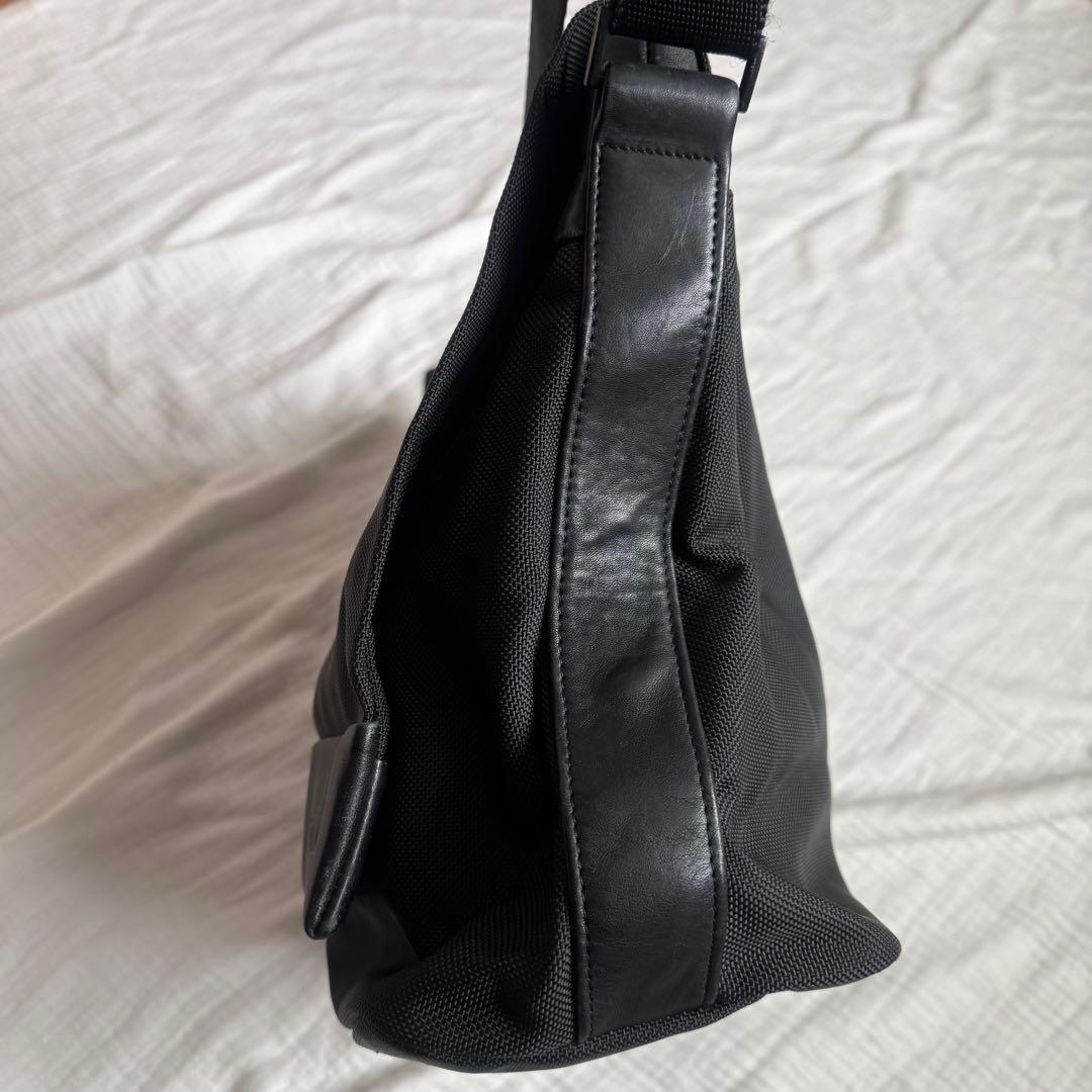 美品☆TUMI/メッセンジャーバッグ/ショルダーバッグ/レザー/A4 PC収納可