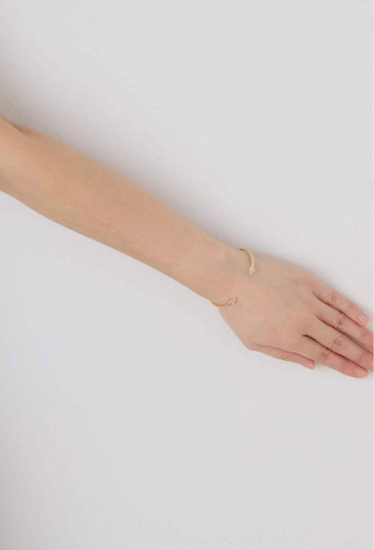 Laaina/ラアイナ】TRIANGLE TOPAZ CUFF 新品 - メルカリ