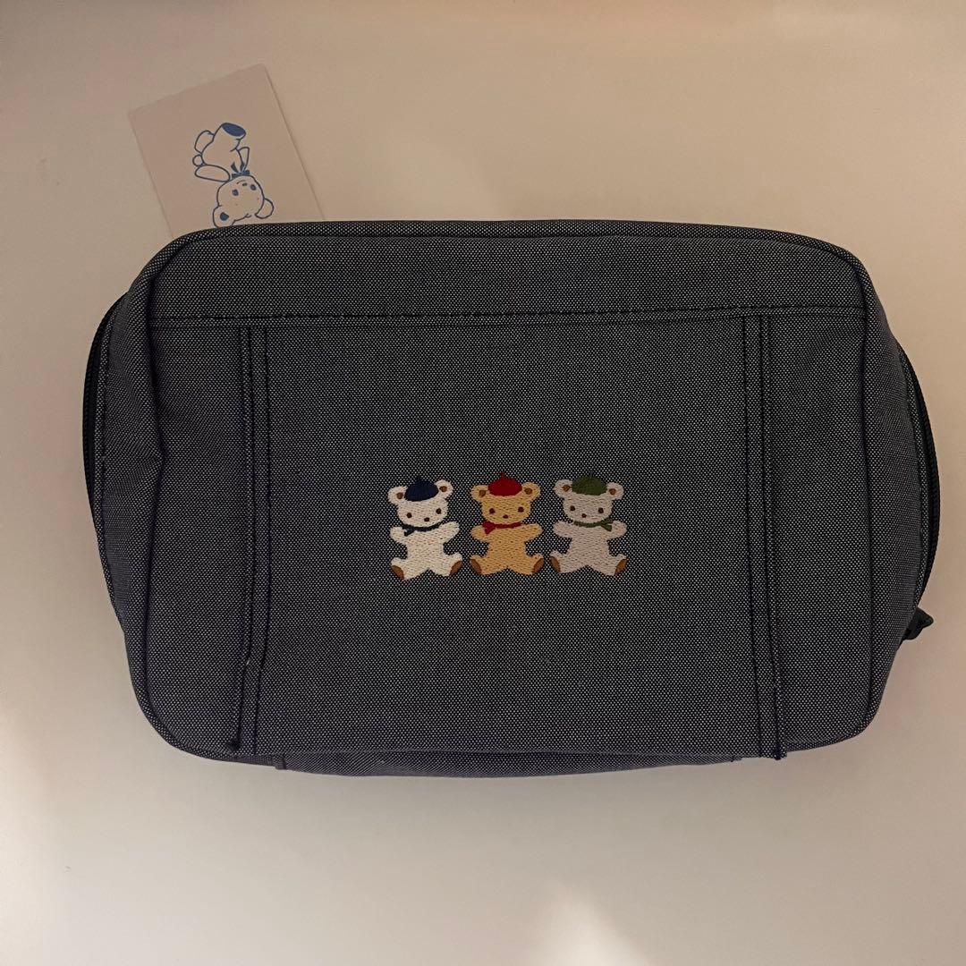 ファミリア　familiar おむつポーチ　新品未使用