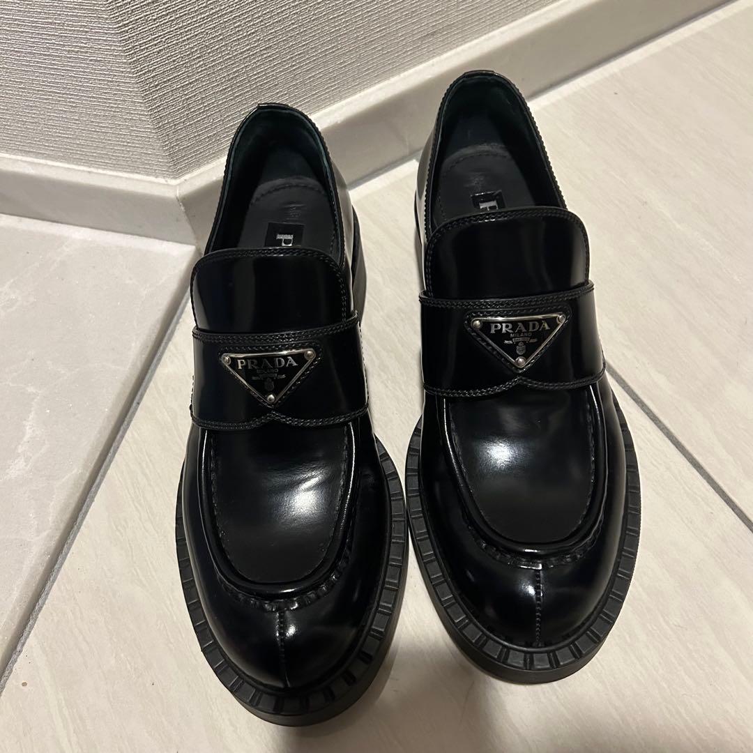 プラダ　 PRADA　チョコレートブラッシュドレザーローファー 37.5