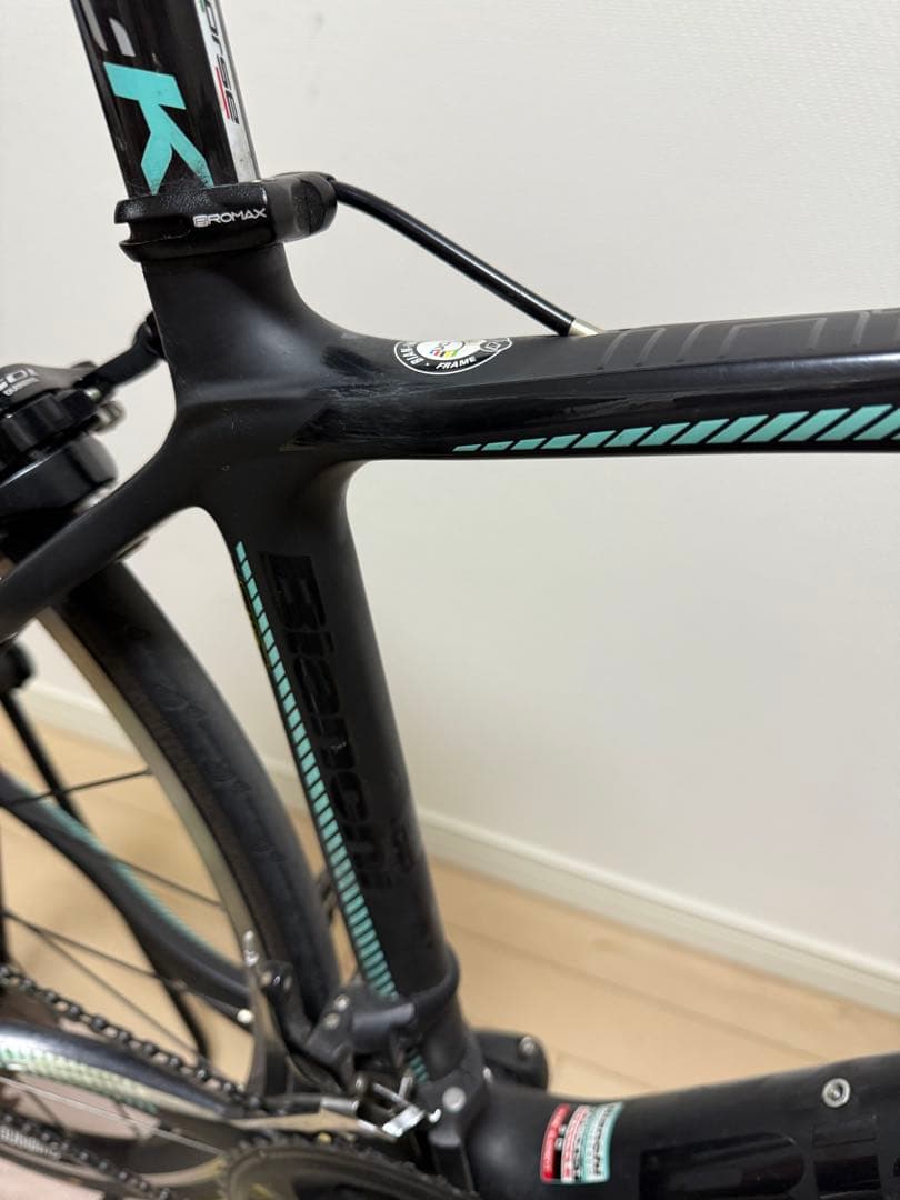 Bianchi INTENSO 105 ロードバイク