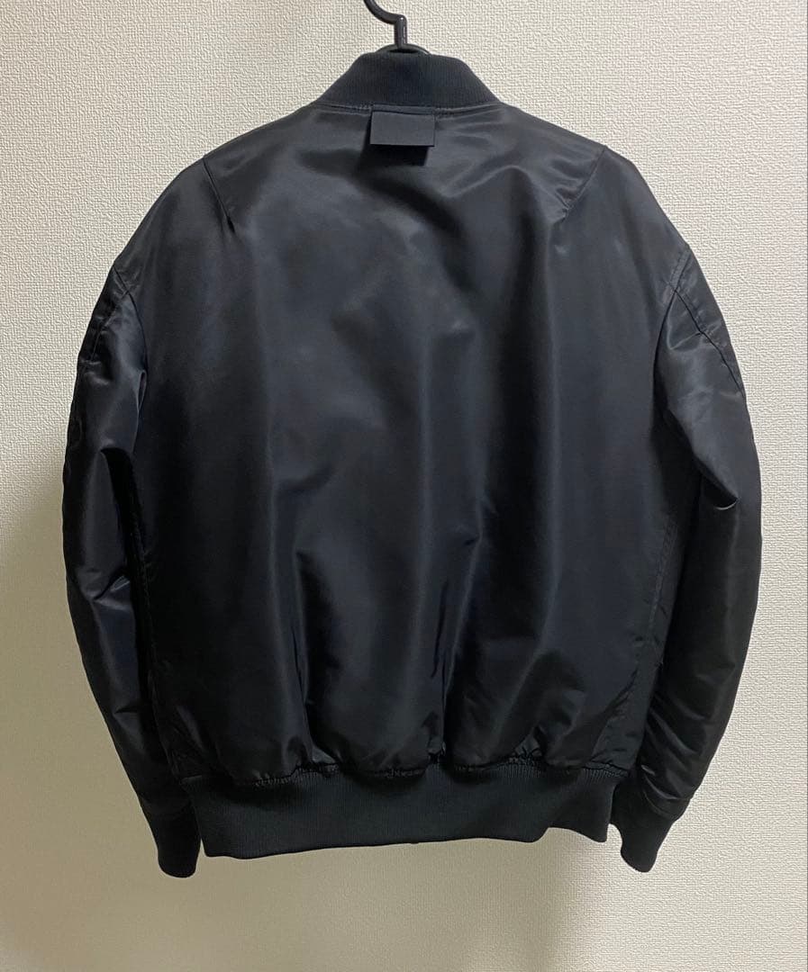 UNIQLO +J ハイブリッドダウンオーバーサイズMA-1 ブラック XS