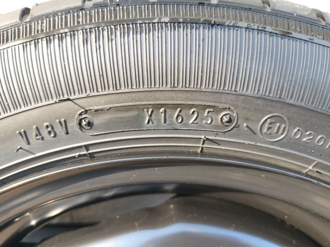 ほぼ新品・送料込み】ピクシスエポック 純正タイヤ・ホイール 4本