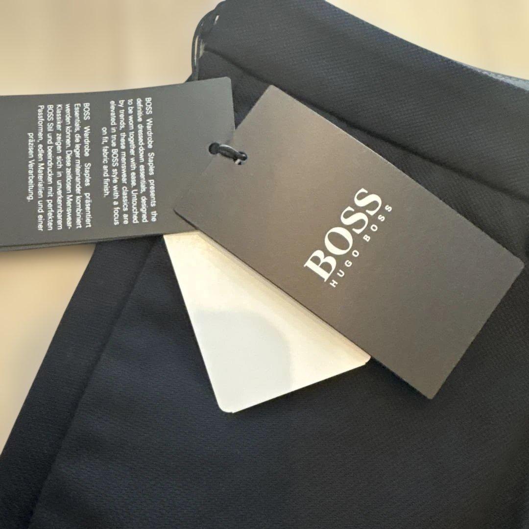 えねモン。新品未使用タグ付き。HUGO BOSSのスラックス＆ジーンズ