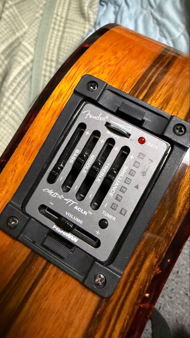 不具合あり】Fender VB-NAT アコースティックベース - メルカリ