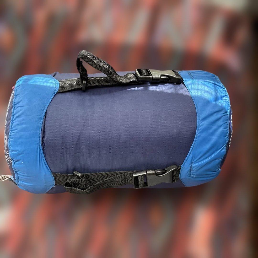 【美品】寝袋 BLACK WOLF HIKER200軽量コンパクト0.8kg