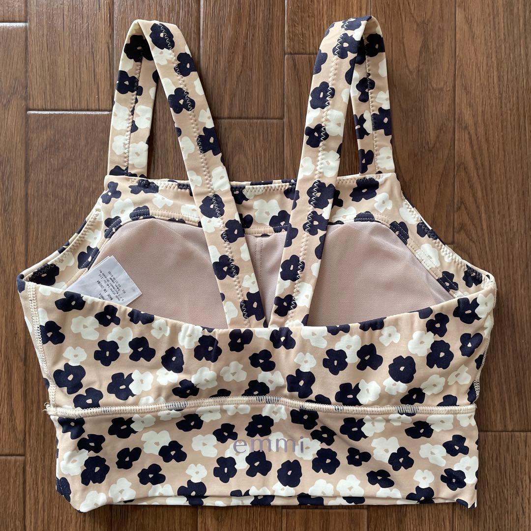 emmi yoga ヨガウェア