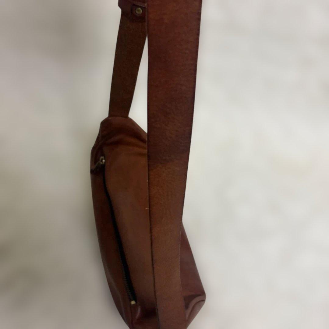 【極美品】RYU リュー 本革 ボディバッグ ウエストバッグ レザー 金具