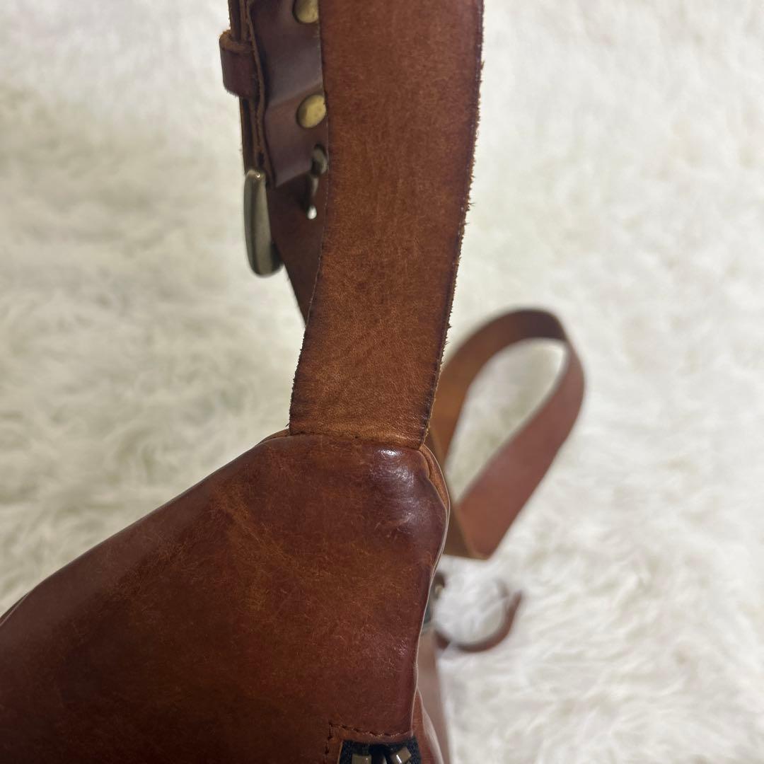 【極美品】RYU リュー 本革 ボディバッグ ウエストバッグ レザー 金具