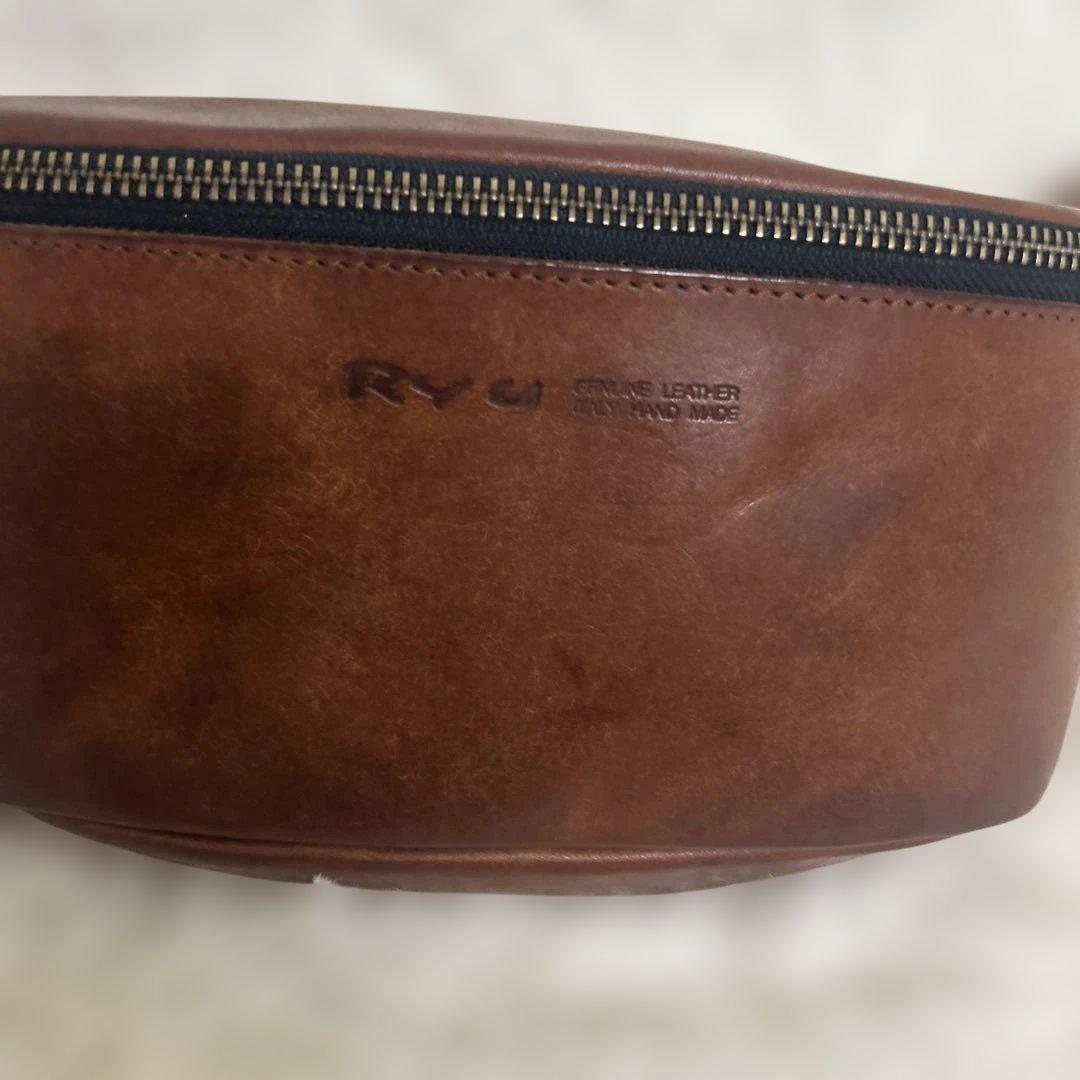 【極美品】RYU リュー 本革 ボディバッグ ウエストバッグ レザー 金具