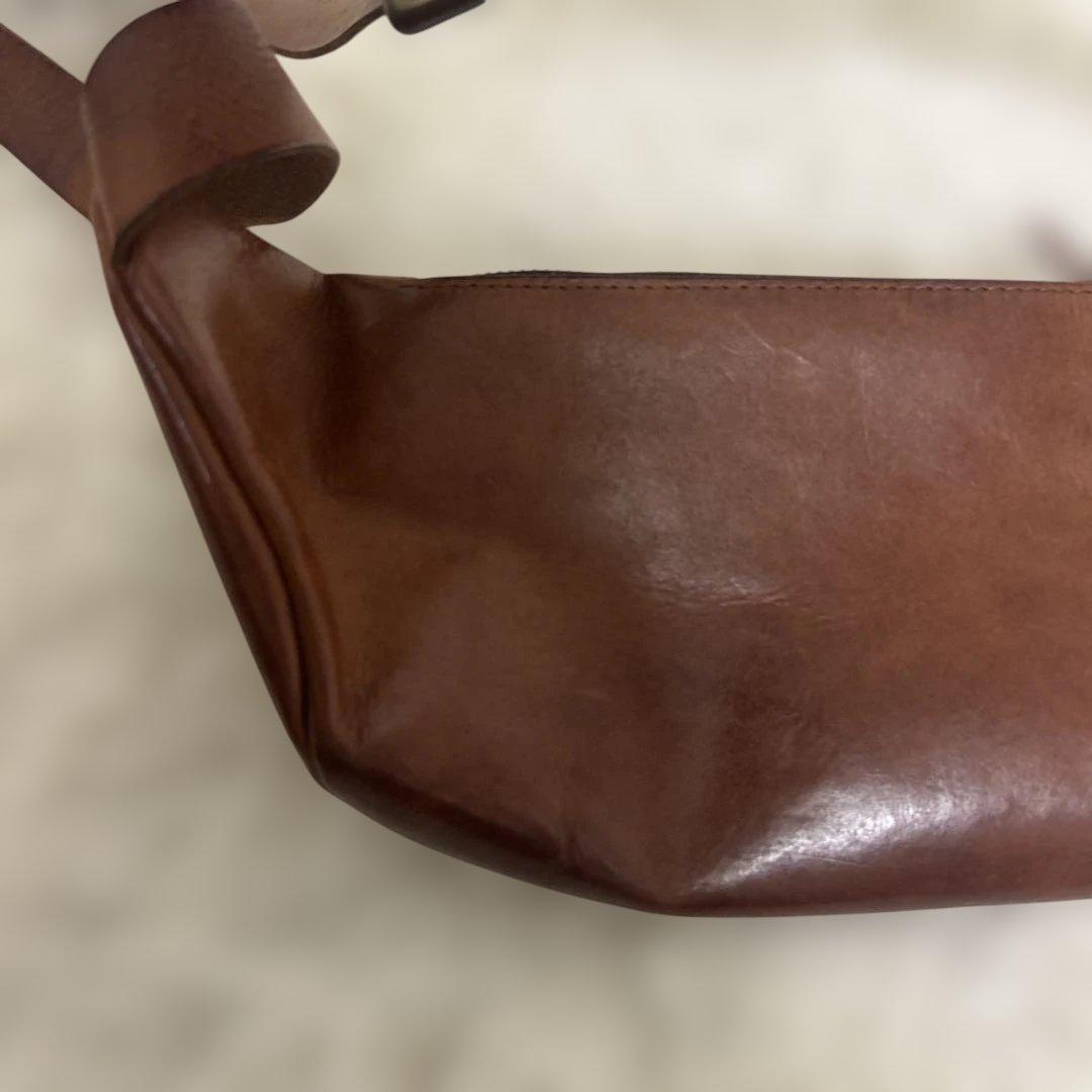 【極美品】RYU リュー 本革 ボディバッグ ウエストバッグ レザー 金具