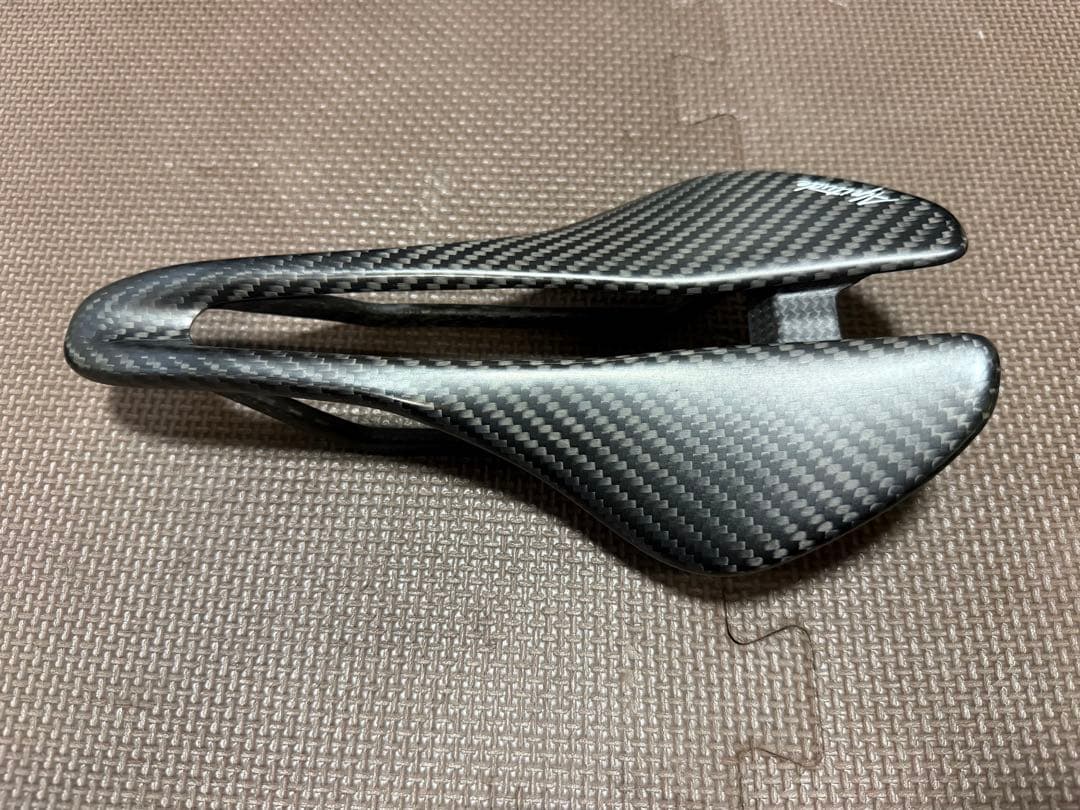 ALPITUDE カーボンファイバー サドル GARDENA ALPITUDE カーボン
