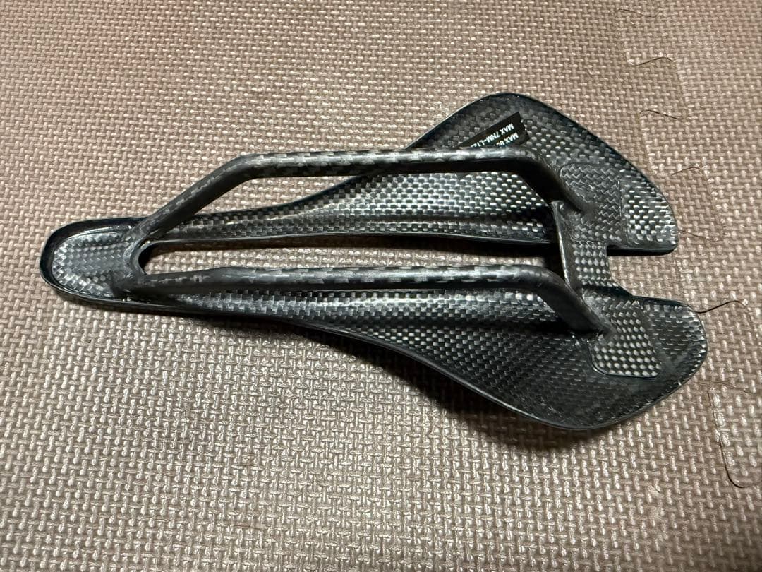 ALPITUDE カーボンファイバー サドル GARDENA ALPITUDE カーボン