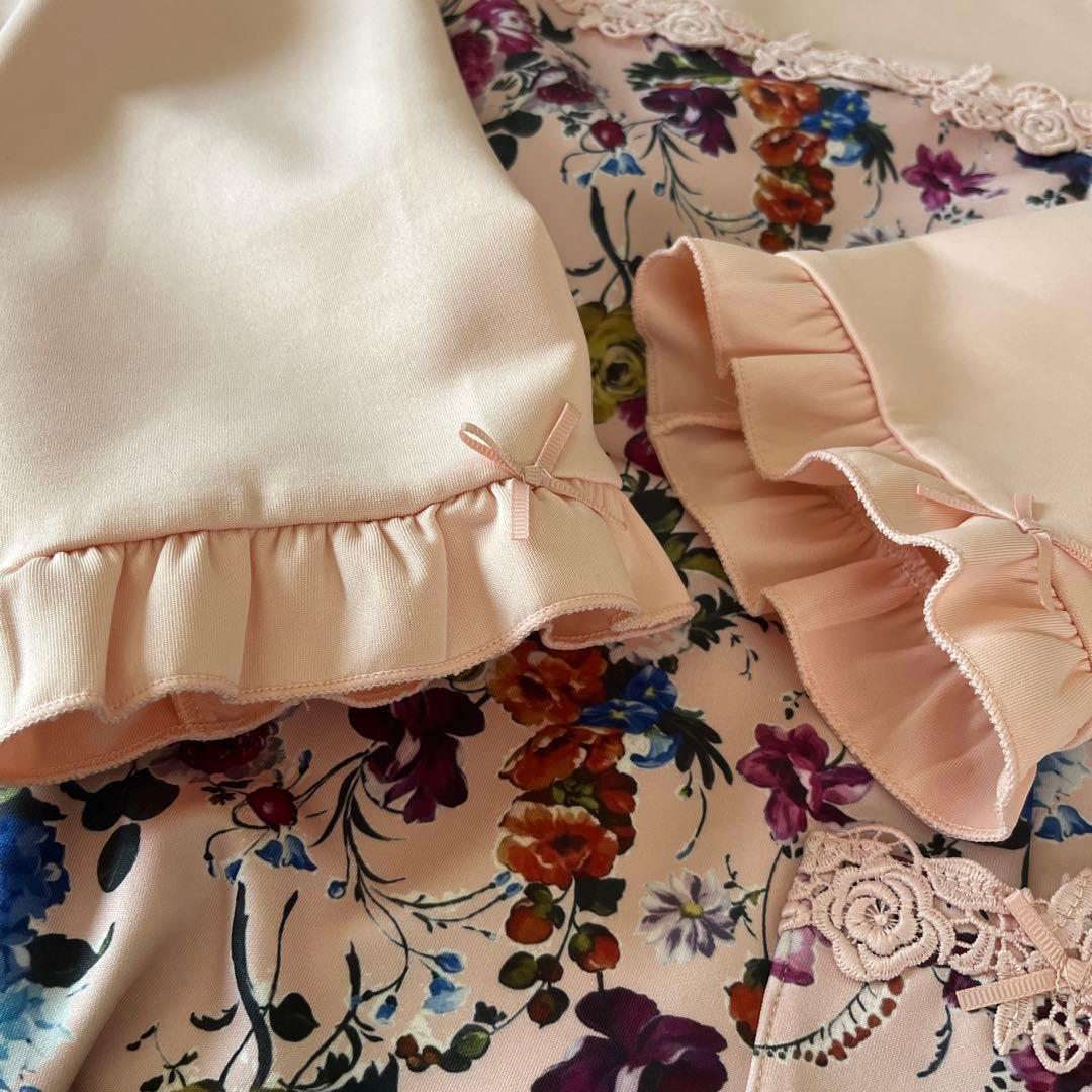 新品タグ　未使用　大きいサイズ44 スーパービューティー　花柄ワンピース