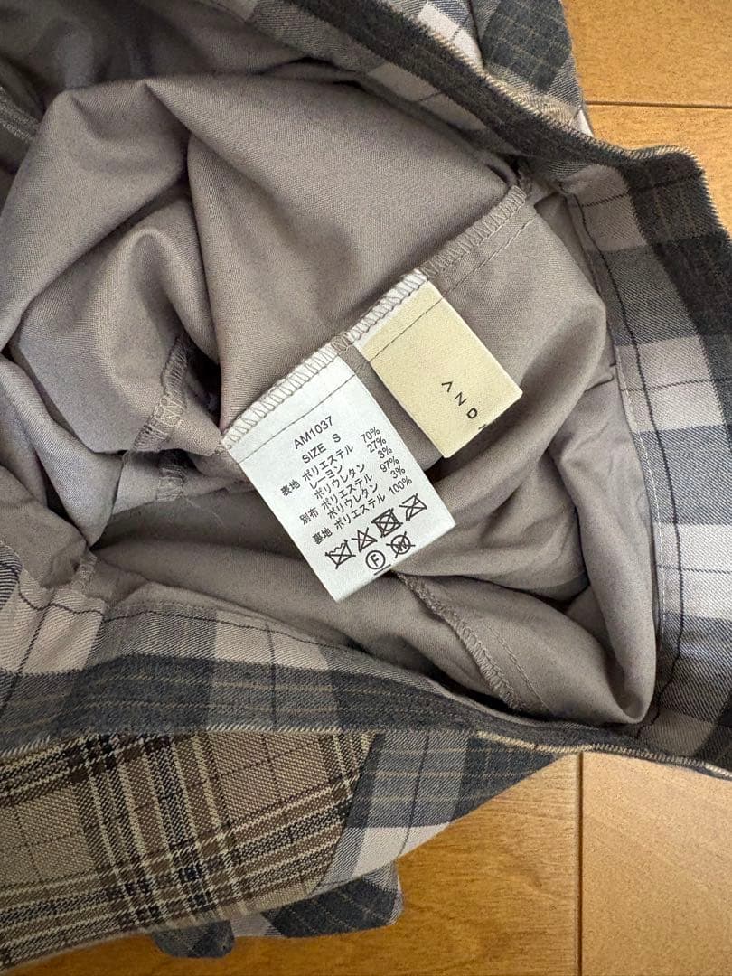 ANDMARY Coco check pleats skirt beige - メルカリ