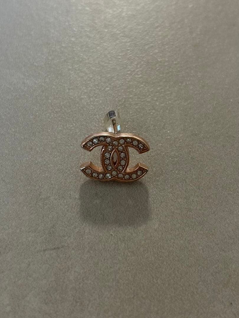 最終値下げCHANEL ロゴデザイン ピアス(片耳用)