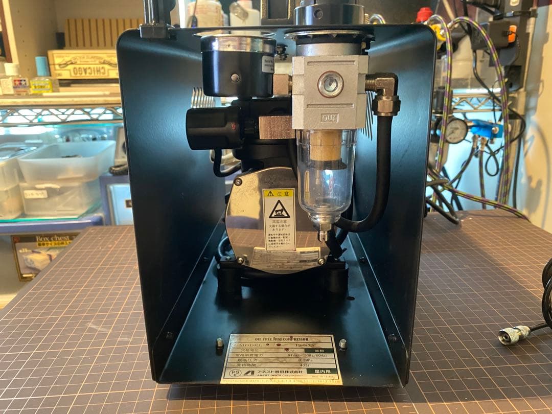 アネスト岩田 is-875 コンプレッサー 模型制作 塗装