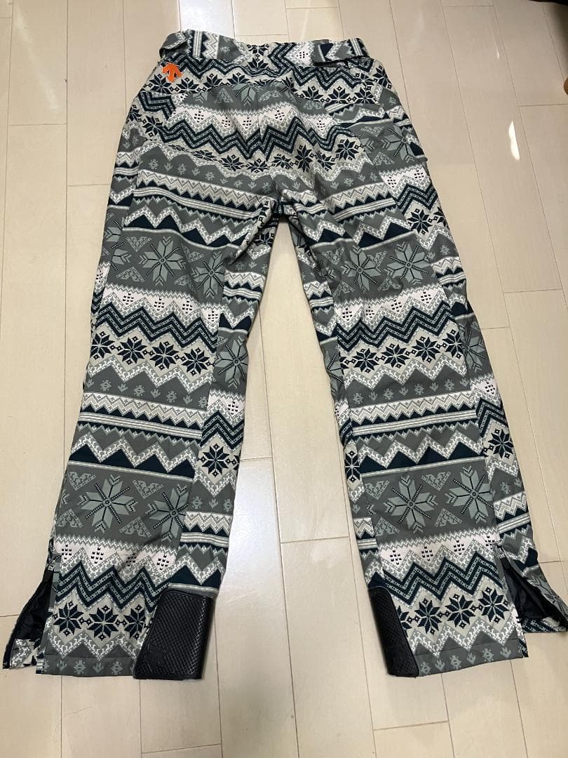 デサント　スキーパンツ　Lサイズ