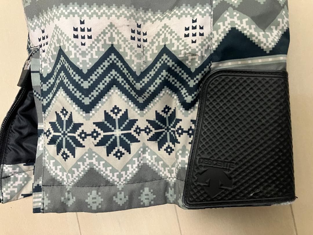 デサント　スキーパンツ　Lサイズ