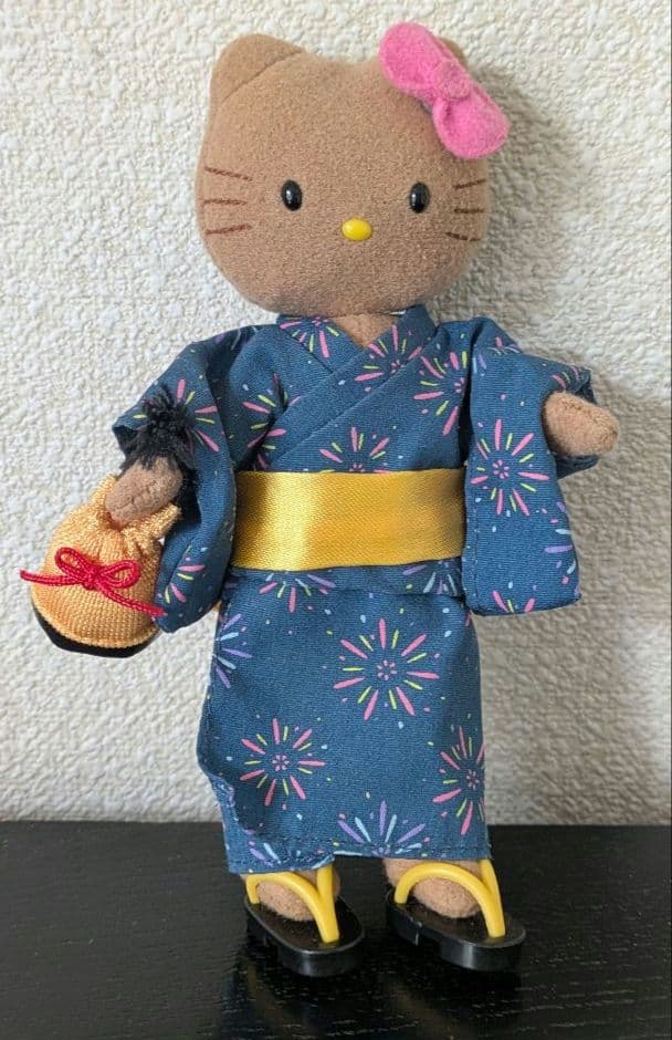 レトロ　ハローキティドレスアップコレクション日焼けガングロギャルとお着替えセット