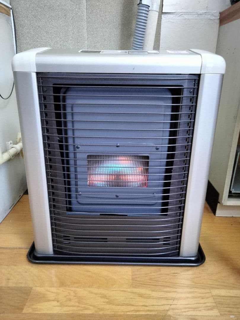 サンポットFF石油ストーブゼータス！品番「FFR‐563SX」2017年式中古品