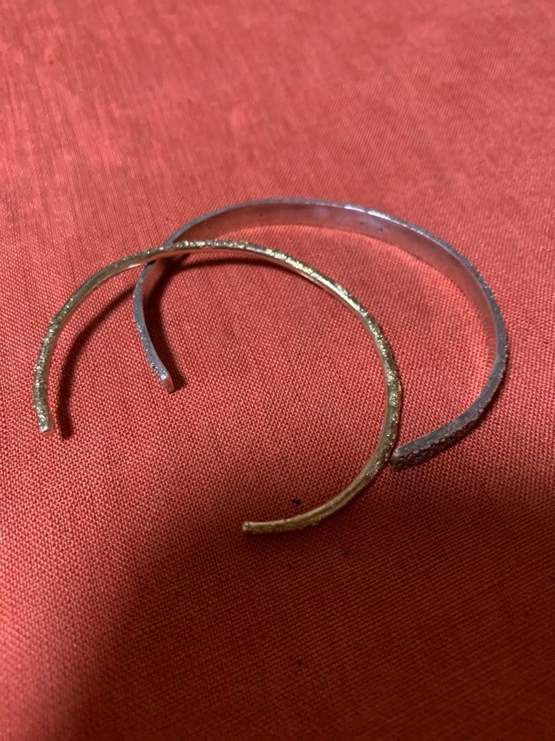 IOSSELLIANI（イオッセリアーニ） シルバー＆ゴールド バングルセット