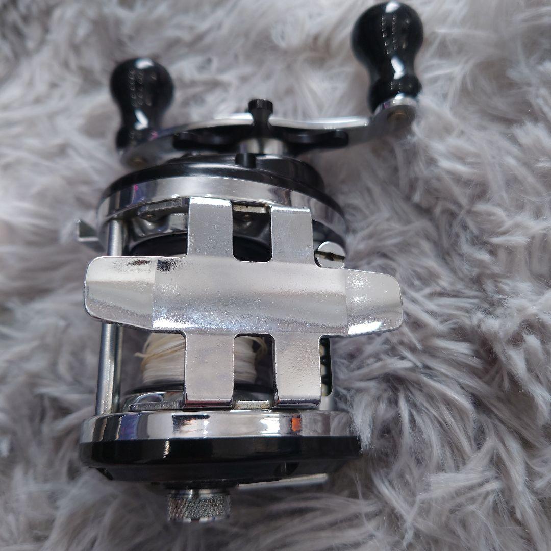 ダイワ ミリオネア 2500C ベイトリール