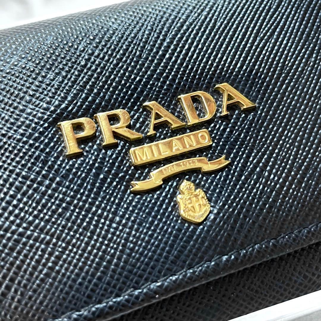 美品✨プラダ　4連キーケース　バイカラー　RFIDタグ　現行　黒