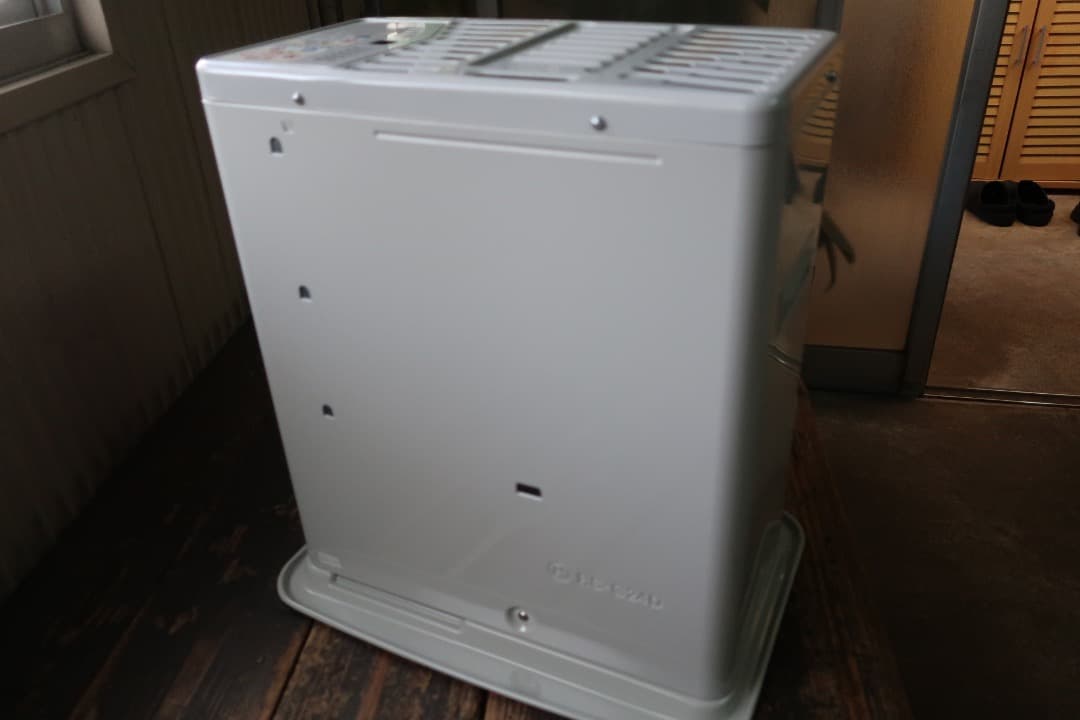 未使用品 トヨトミ 石油ストーブ 電池レス RS-G24D 緊急時のストーブ