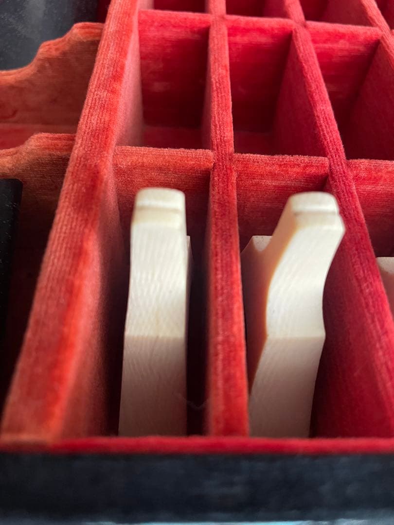 高級琴柱　象牙風　箏　最高級品　15個セット　　総重量208g ケース付き自然物