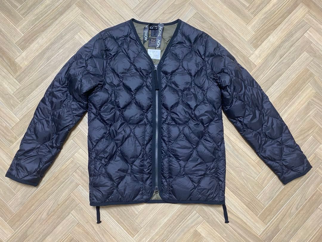 美品　TAION ミリタリーVネックジップダウンジャケット　L