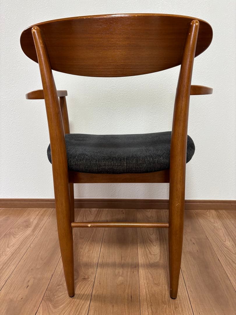 アクメファニチャー　TRESTLES ARM CHAIR トラッセルアームチェア