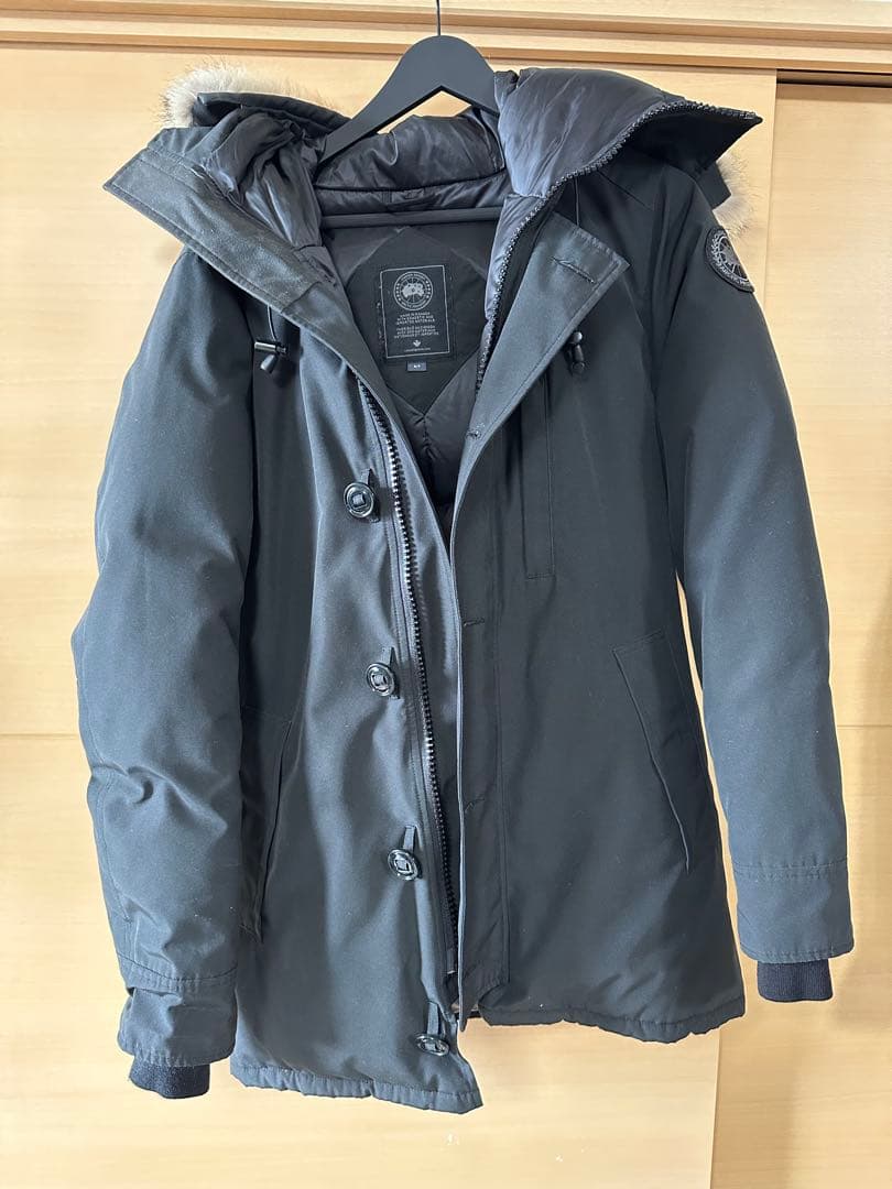   ブラック ダウンジャケット　シャトーパーカー