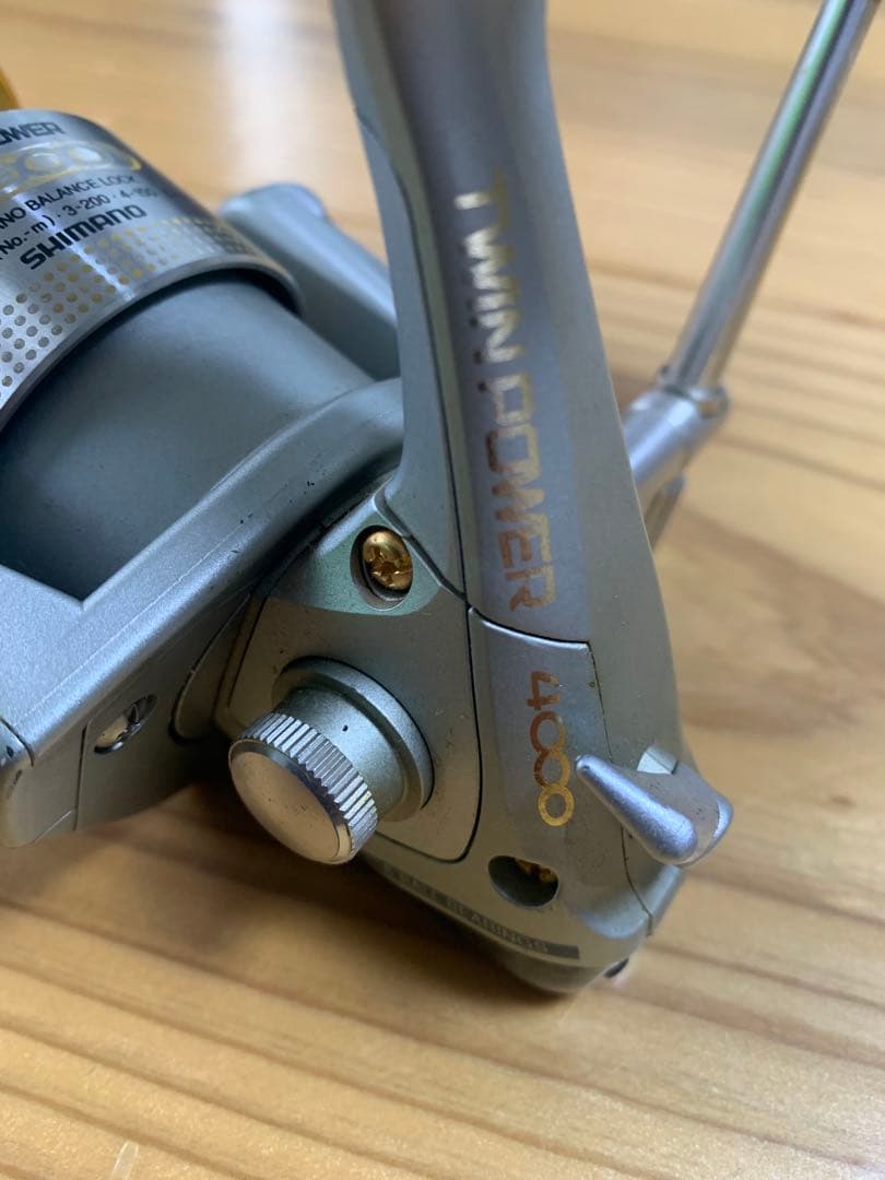 シマノ　 TWIN POWER 4000 スピニングリール