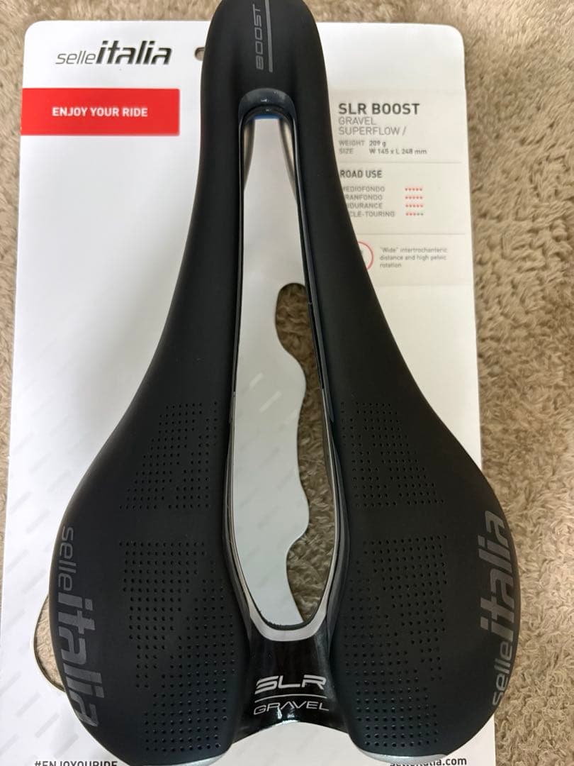セライタリアSLR BOOSTスーパーフロー GRAVEL ti316 サドル