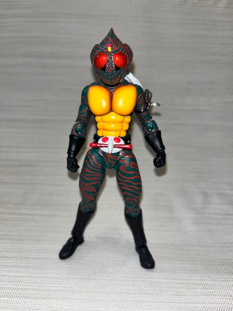 S.H.Figuarts（真骨彫製法） 仮面ライダーアマゾン＆旧版エフェクト付属