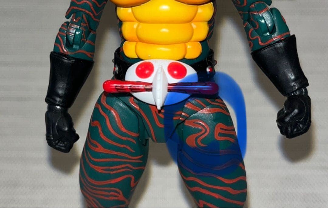 S.H.Figuarts（真骨彫製法） 仮面ライダーアマゾン＆旧版エフェクト付属