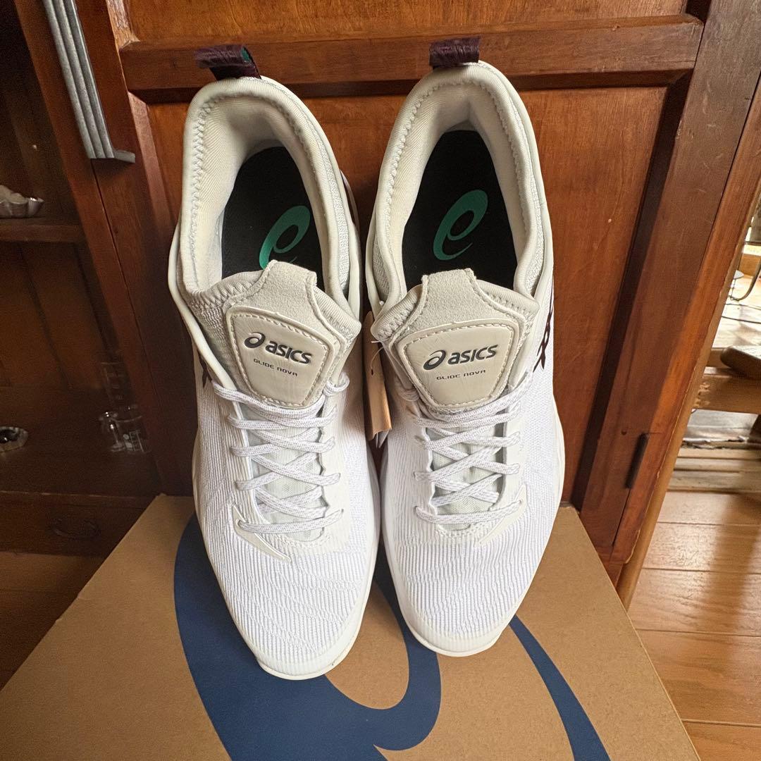 asics グライドノヴァFF2 新品、未使用　28.5㎝