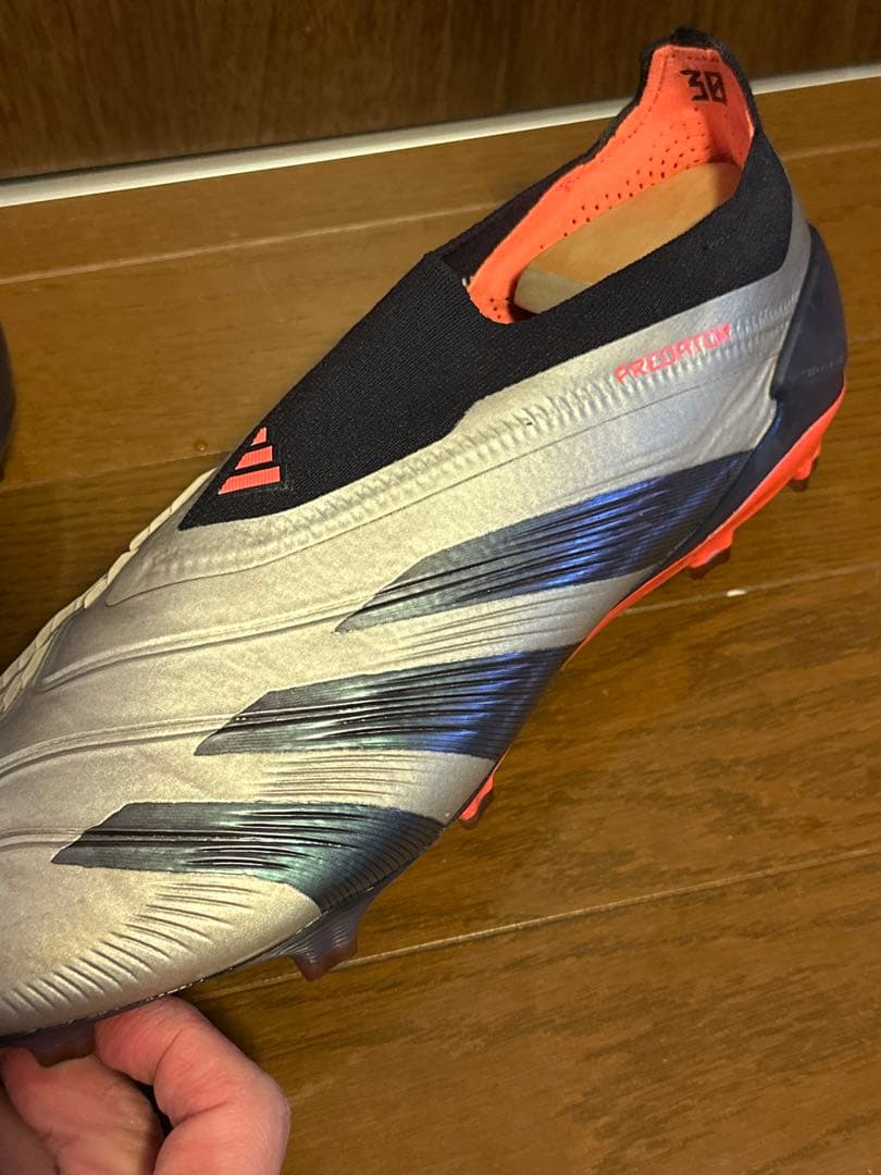 【美品】adidasプレデターELITE レースレス FG 28.5cm