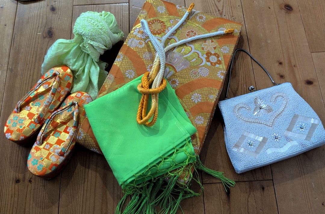 正絹アンティーク着物【オフホワイト×レモンイエロー堤柄】七五三７歳セット