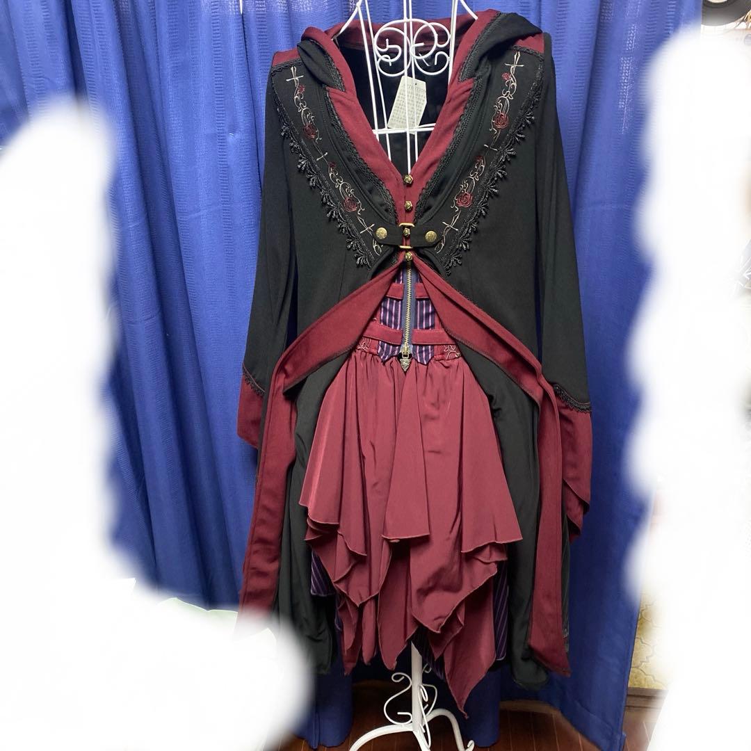 S*.様 オッズオン　ワンピース＆パーカーセット