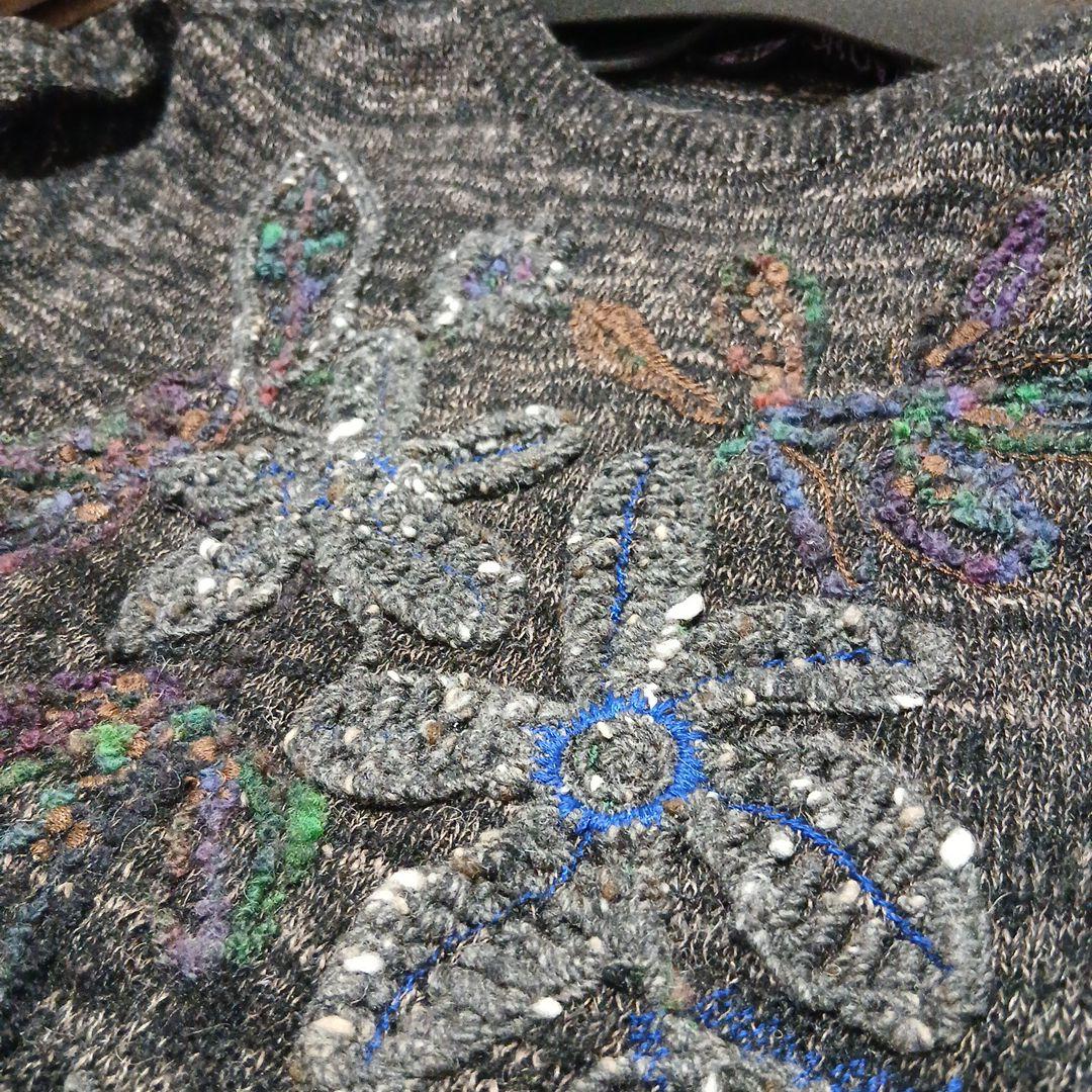 エム&キョウコ花柄刺繍 ニットワンピース 長袖 ブラックダークグレー混じり