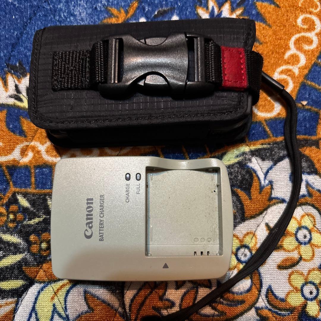 canon IXY 10S キャノン　14.1MEGA PIXELS デジカメ