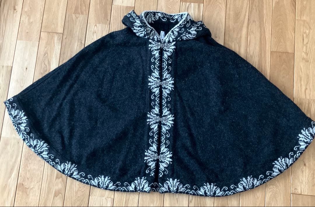 北欧倶楽部 フィンランド製ケープコート 毛100%