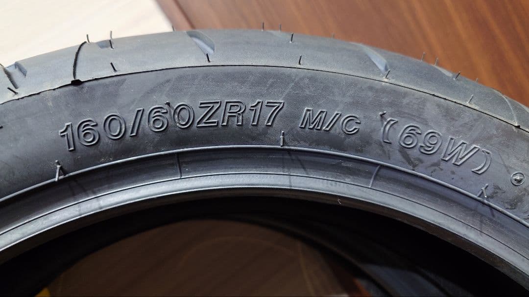 新品未使用、IRC RMC810 チューブレスタイヤ フロント・リアセット