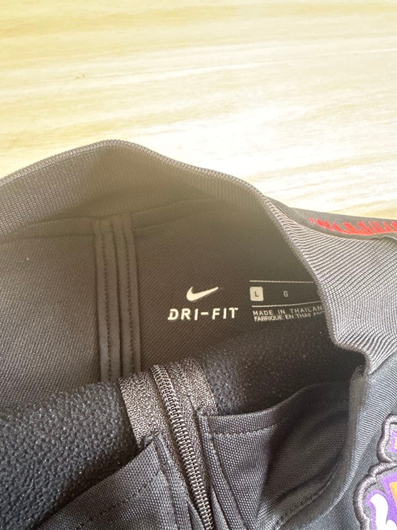 サンフレッチェ広島　ハーフジップ Lサイズ ナイキ製