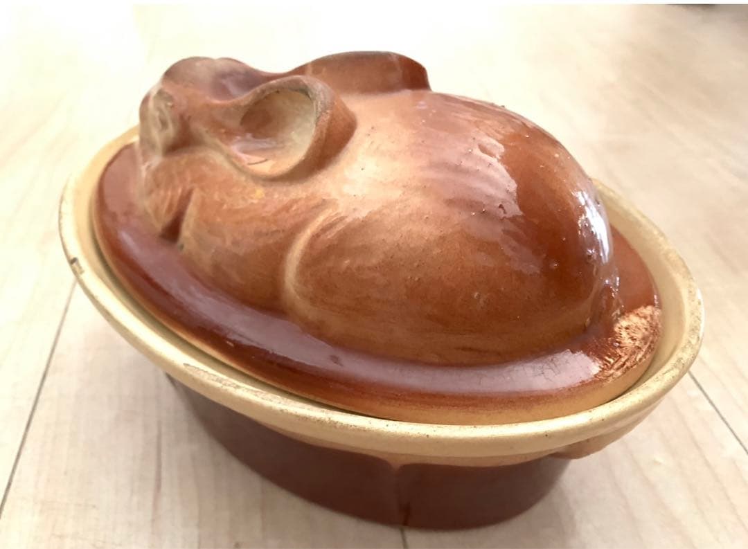 アンティーク うさぎのテリーヌポット　大きめ　フランス