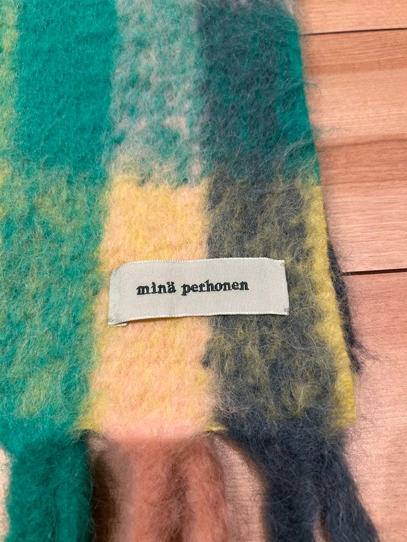 minä perhonen ストール　Kaste