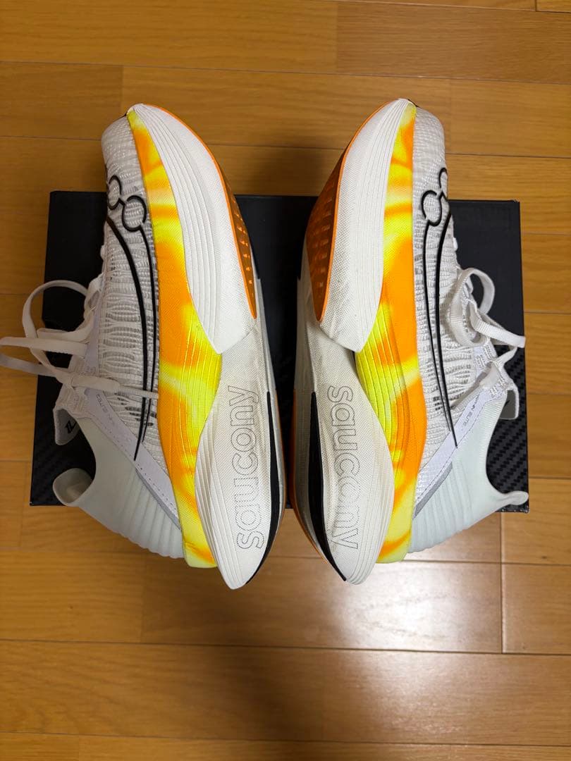 スポーツ Saucony endorphin elite 2 25.5cm